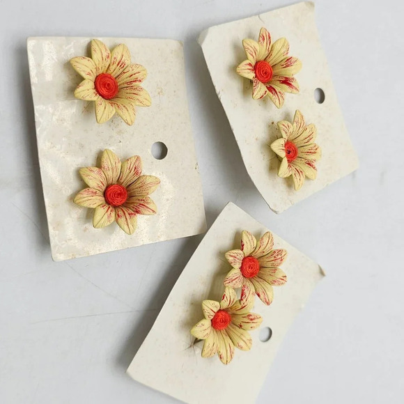 Vintage 1980s Hand-Painted Yellow Orange Flower Clip-On Earrings - Picture 5 of 5